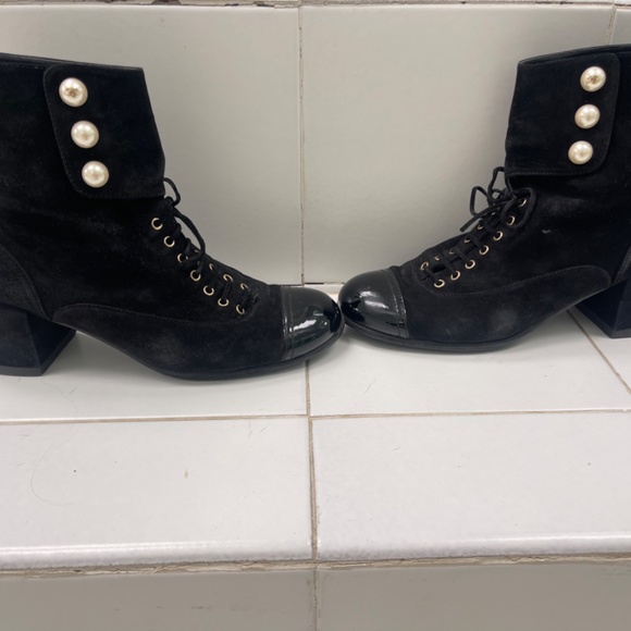 Chanel Black Suede Ankle Boots with CC Logo Pearl Detail Sz 38 - Picture 6 of 10
